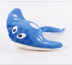 Blue manta ray rechargeable flapping cat toy