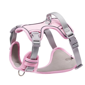 Comfortable vest harness for active pets.