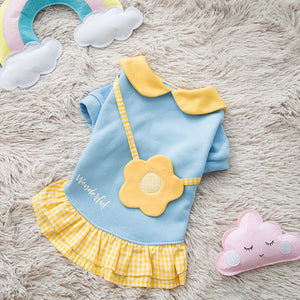 Rounded contrasting collar and short sleeves on the small dog dress